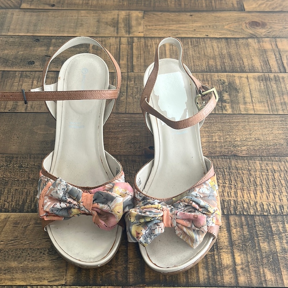 Wedge dress shoe